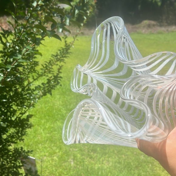 GLASS VASE HANDKERCHIEF SCALLOPED WHITE STRIPES 9” tall - Picture 6 of 6